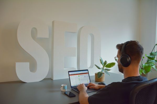 Maximisez votre revenue grâce aux services d'agence SEO